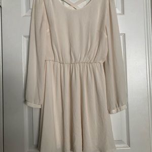 Lush cream/white dress. Long sleeves. Size Large.